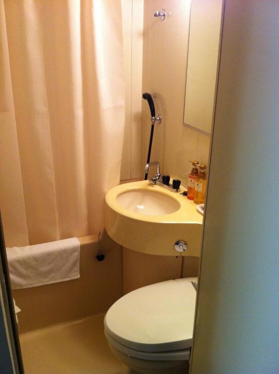 Hotel Plaza Inn Tokushima Room photo