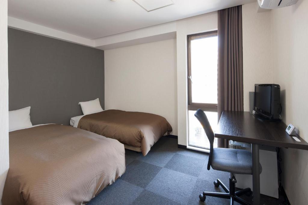 Hotel Plaza Inn Tokushima Room photo