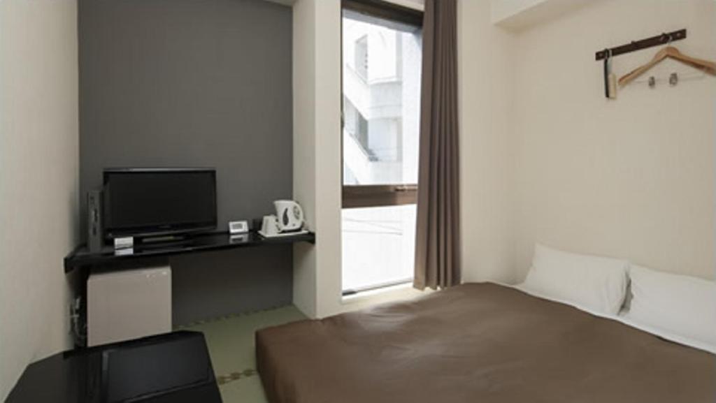 Hotel Plaza Inn Tokushima Room photo